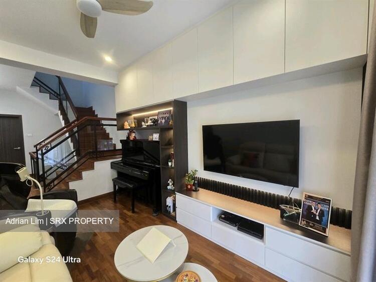 St Annes Wood (D19), Terrace #553005771